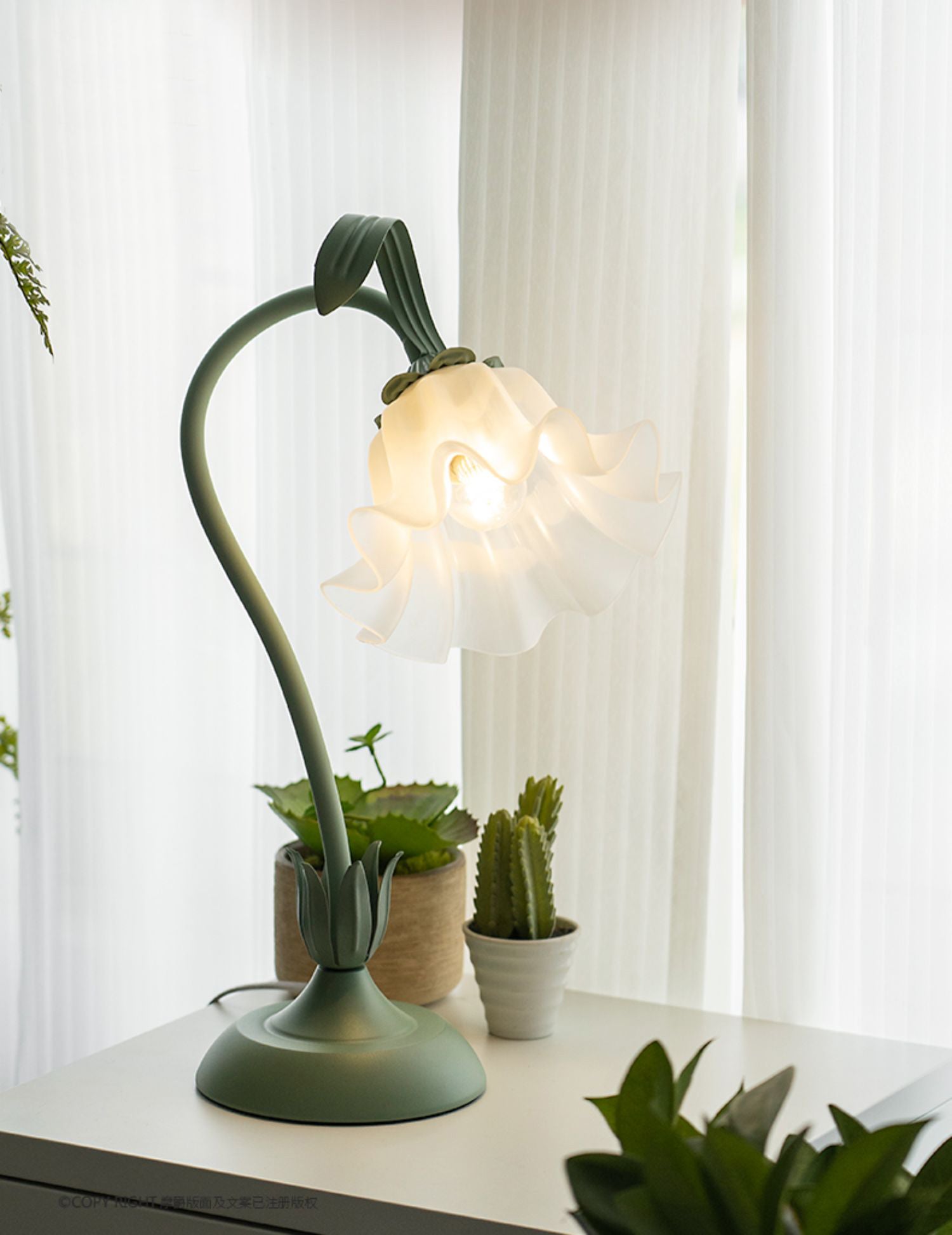 Romantic Flower Table Lamp