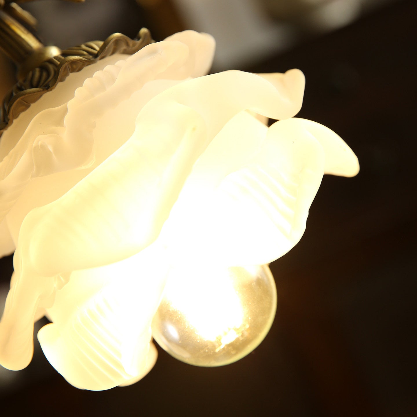 Rosalie Floral Table Lamp