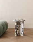 Bild in Galerie-Betrachter laden, Rosie Marble Side Table
