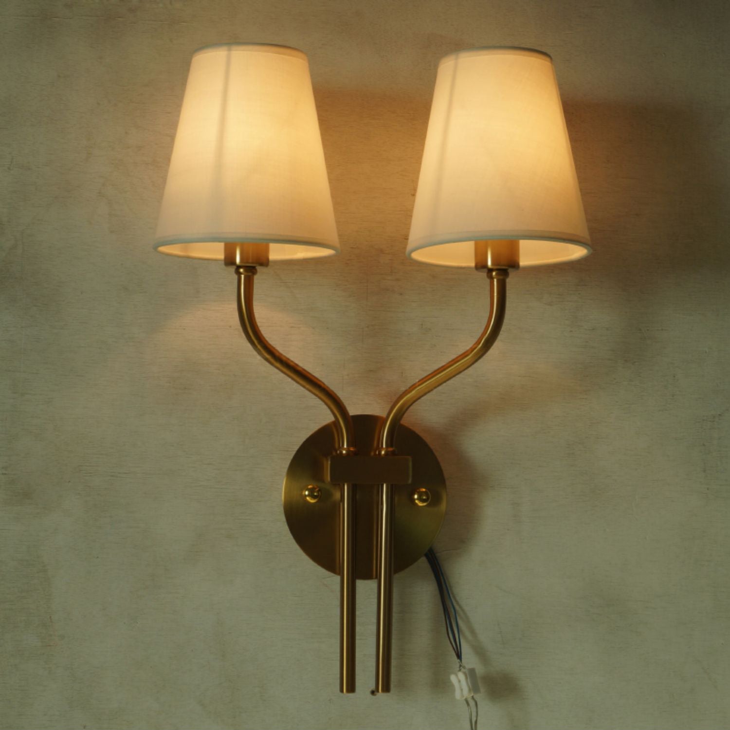 Safavieh Ezra Wandlampe