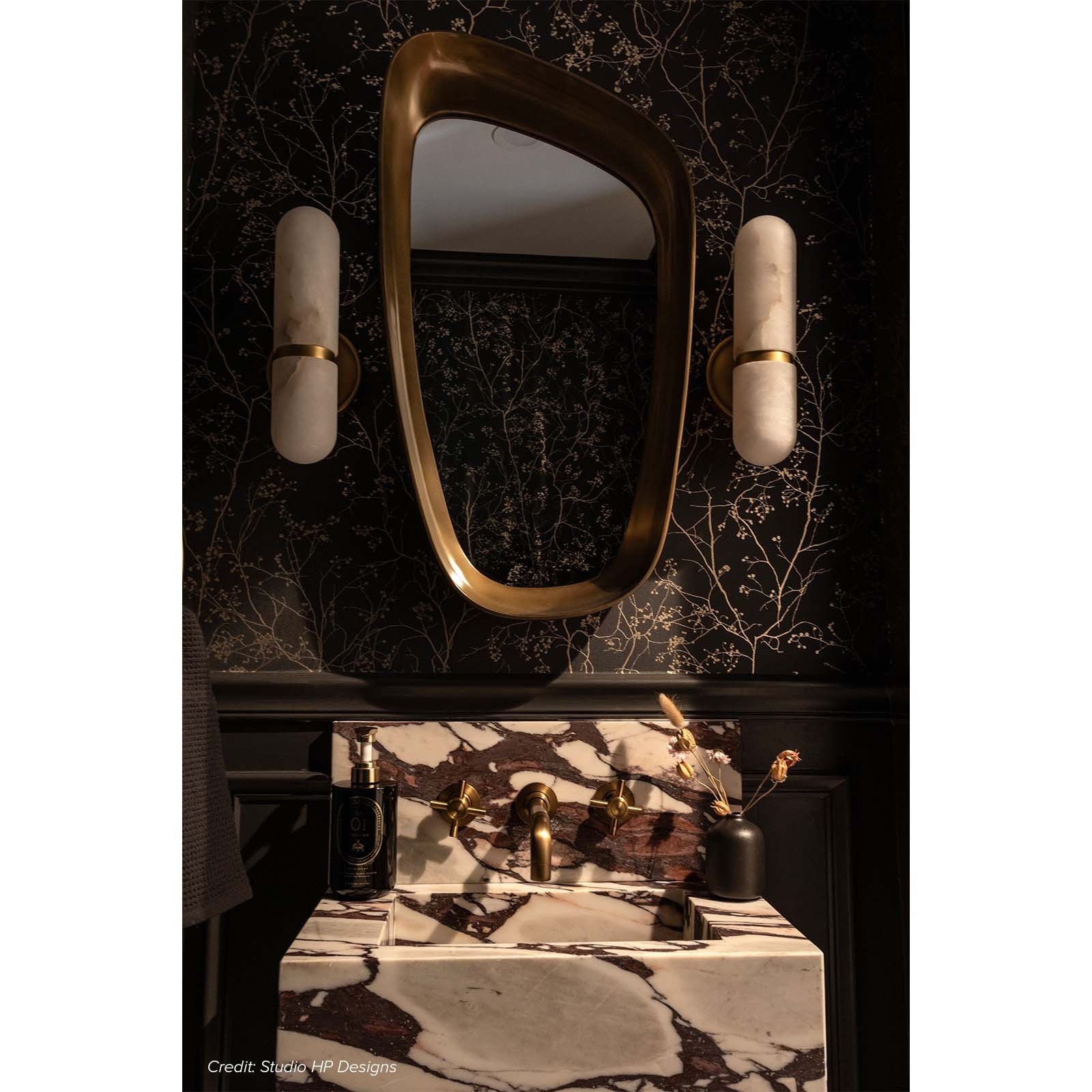 Salon Alabaster Wall Lamp