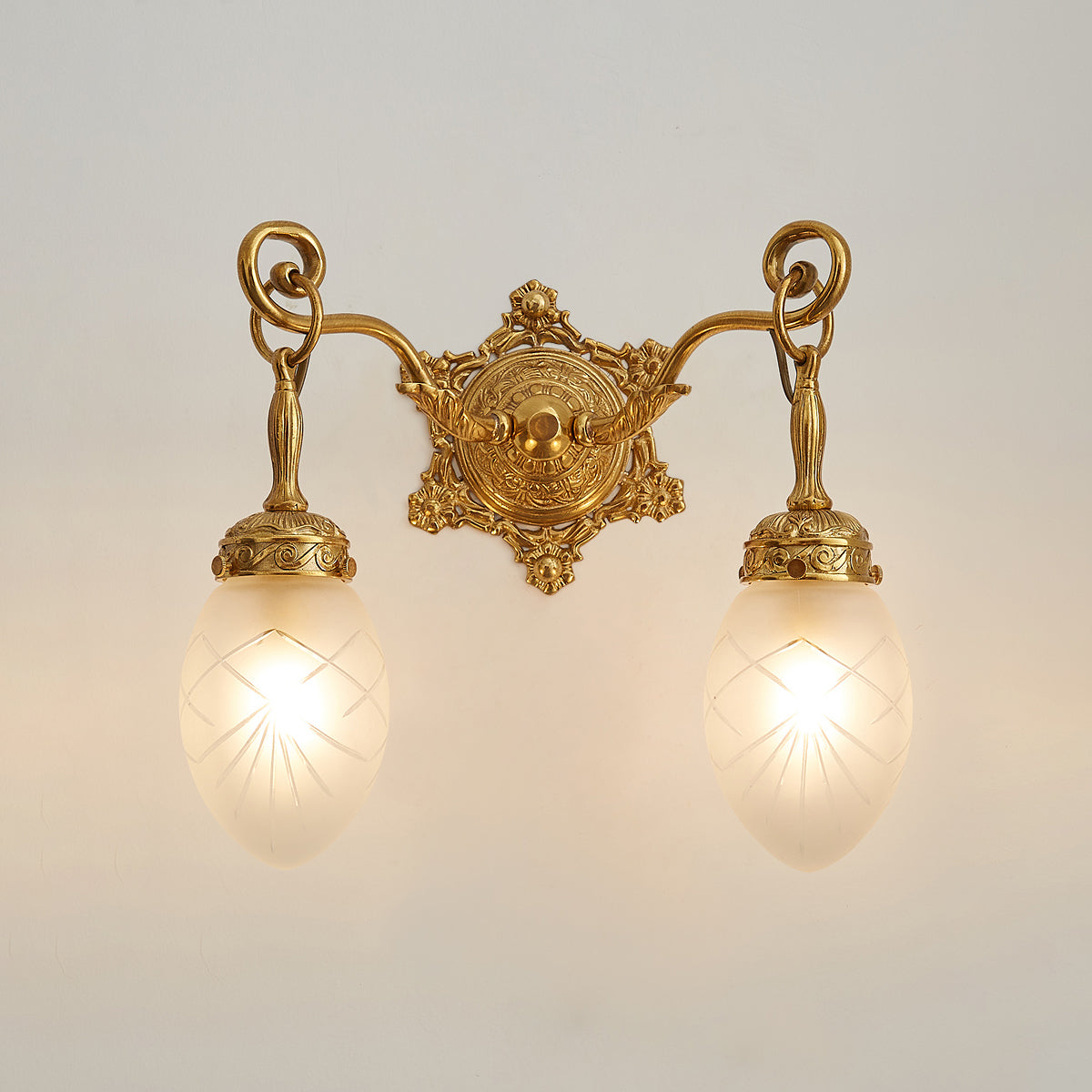 Solange Classic Wall Lamp