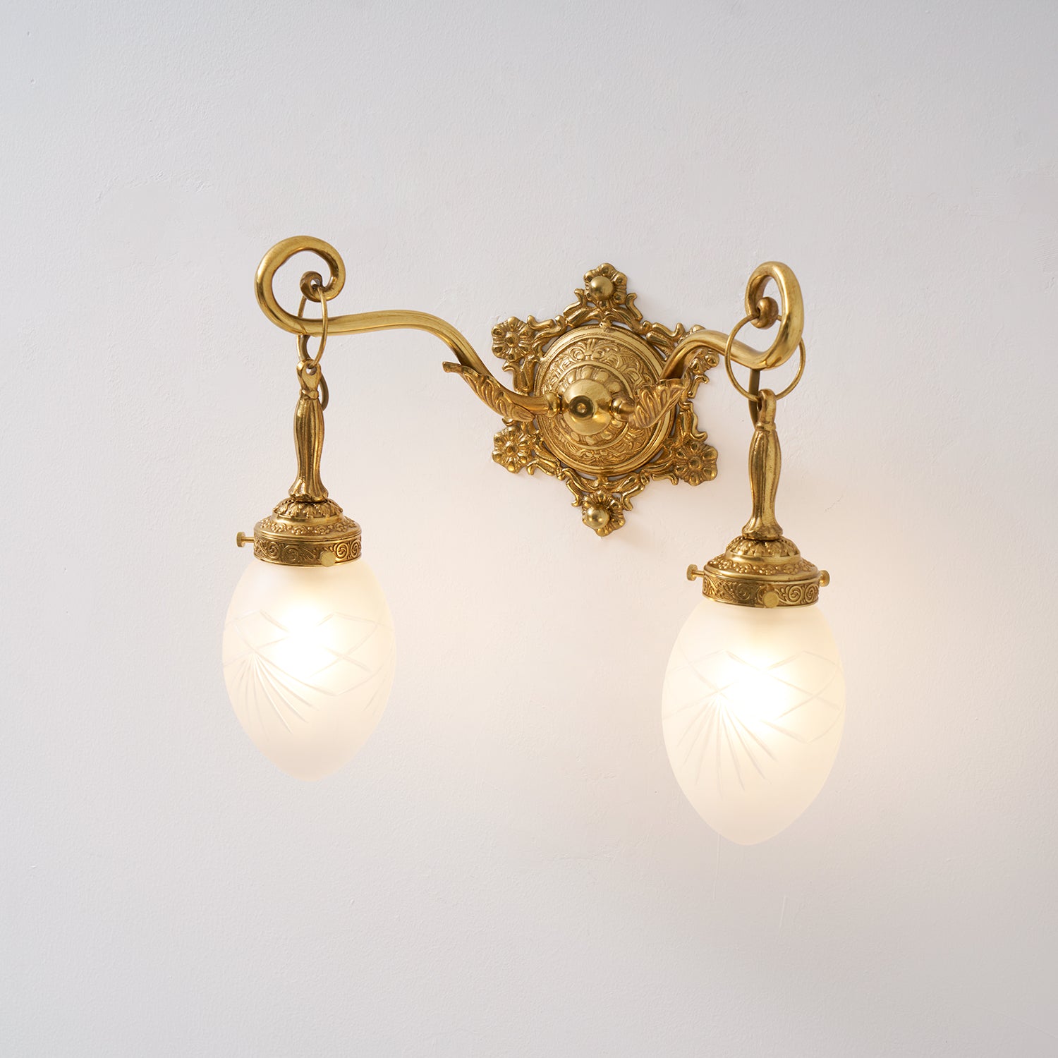 Solange Classic Wall Lamp