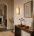 Bild in Galerie-Betrachter laden, Apadana Alabaster Wall Lamp
