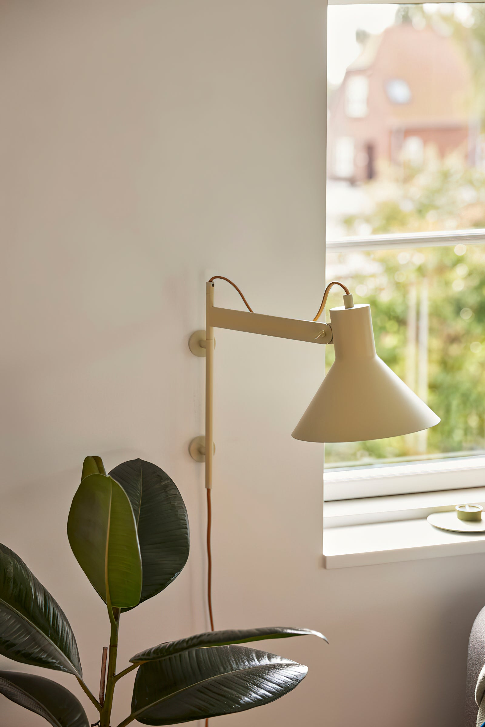 Studio Plug-In Wall Lamp