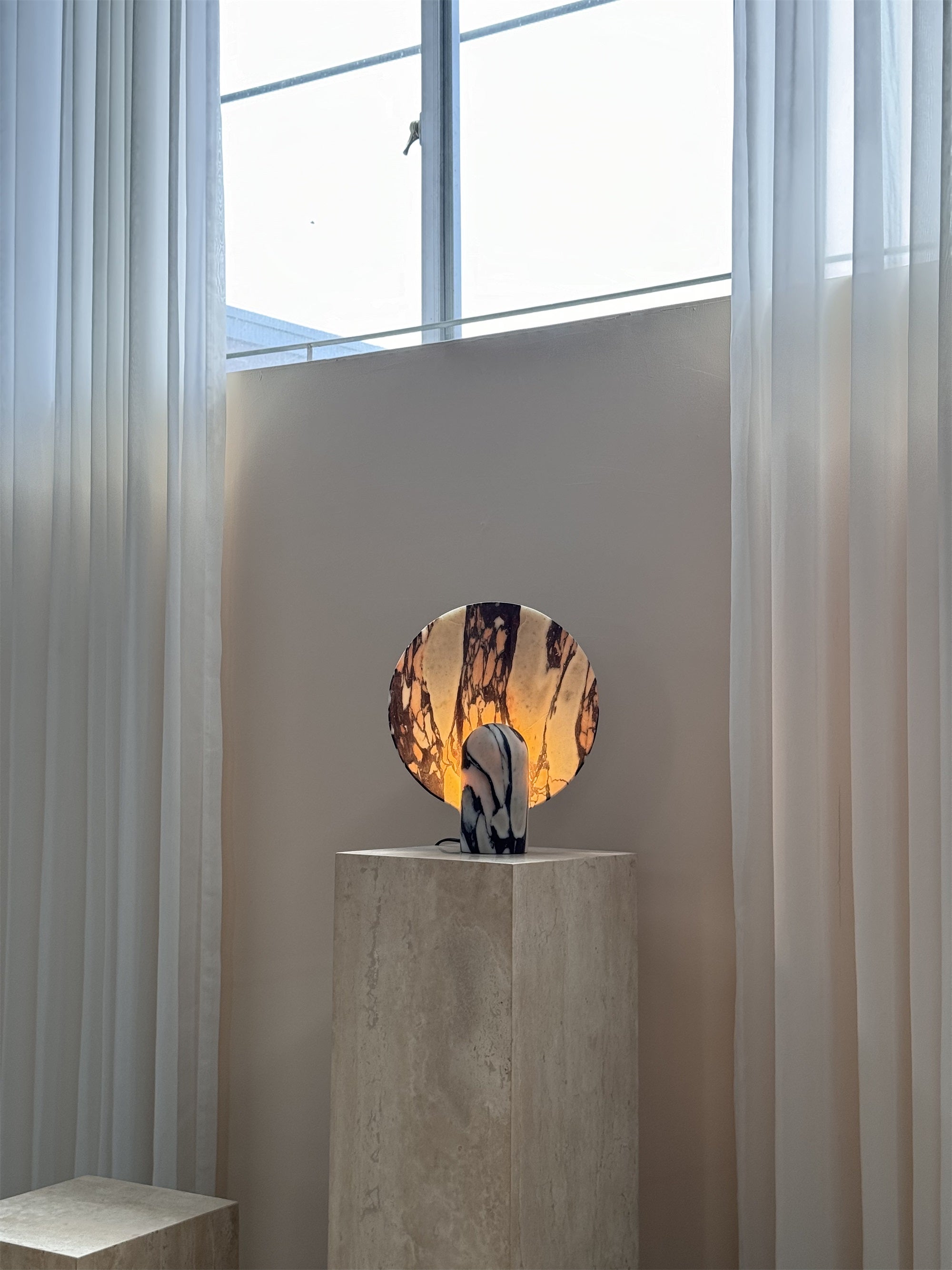 Surface Table Lamp – Radilum