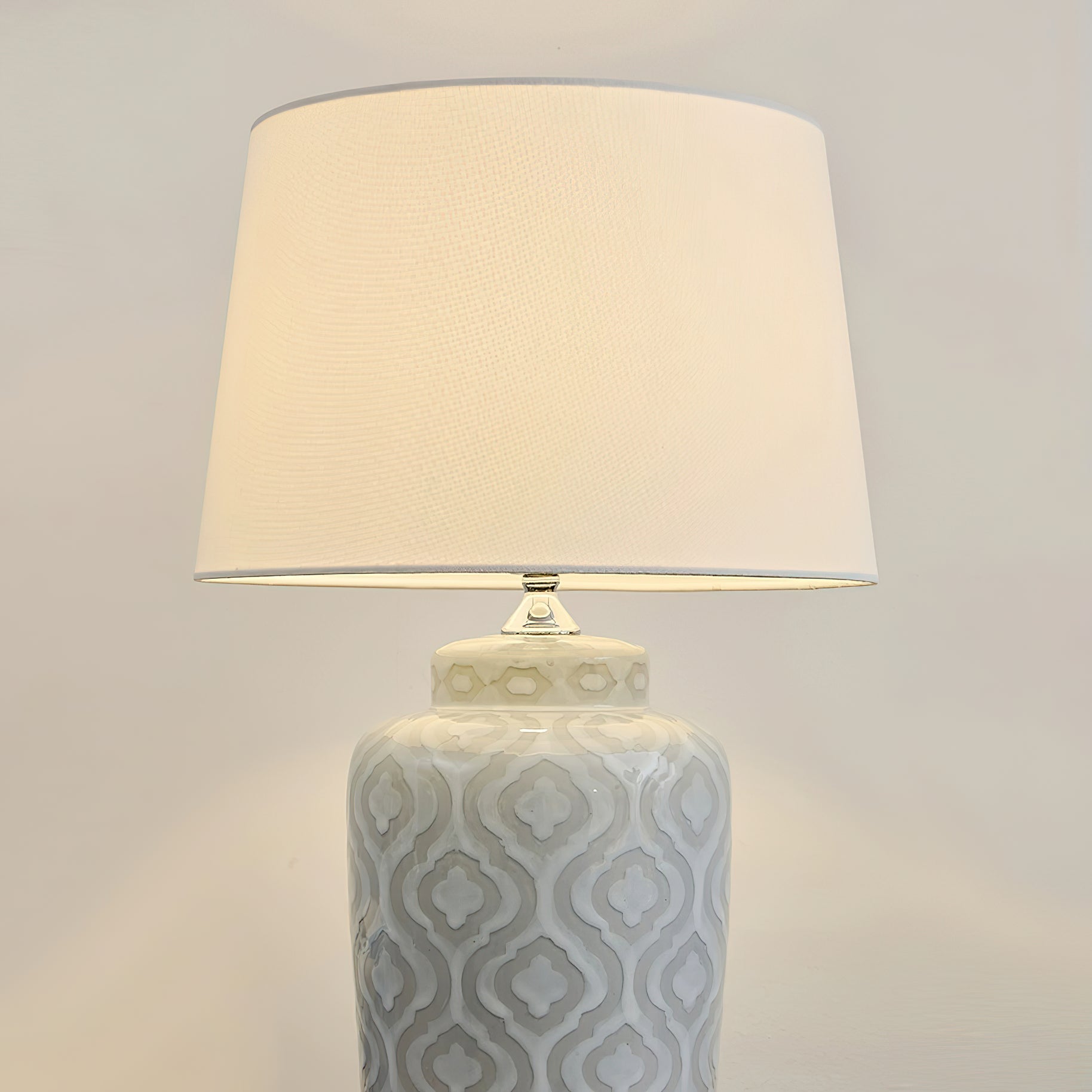 Textured Jar Table Lamp