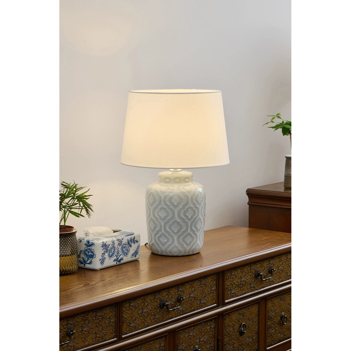 Textured Jar Table Lamp