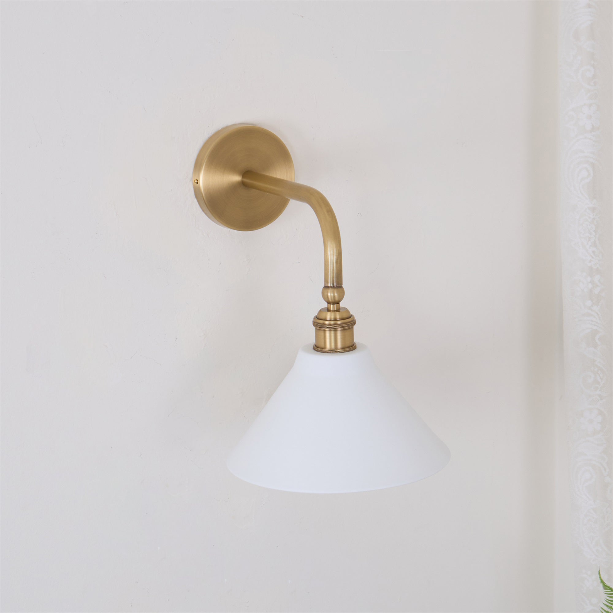 Thetford Wall Lamp