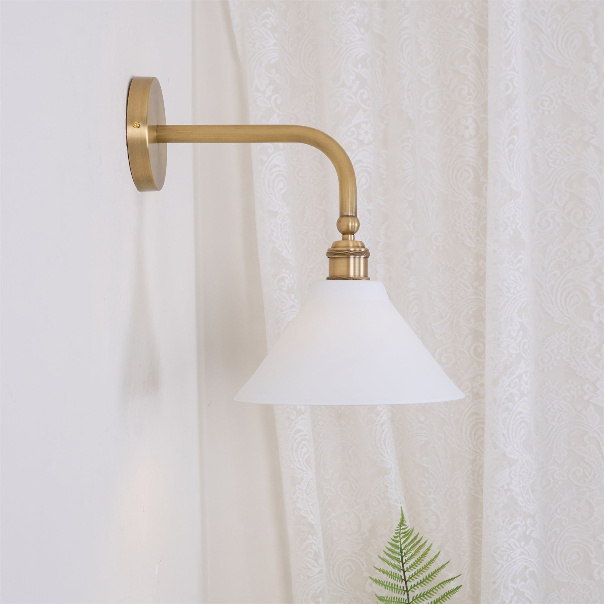 Thetford Wall Lamp