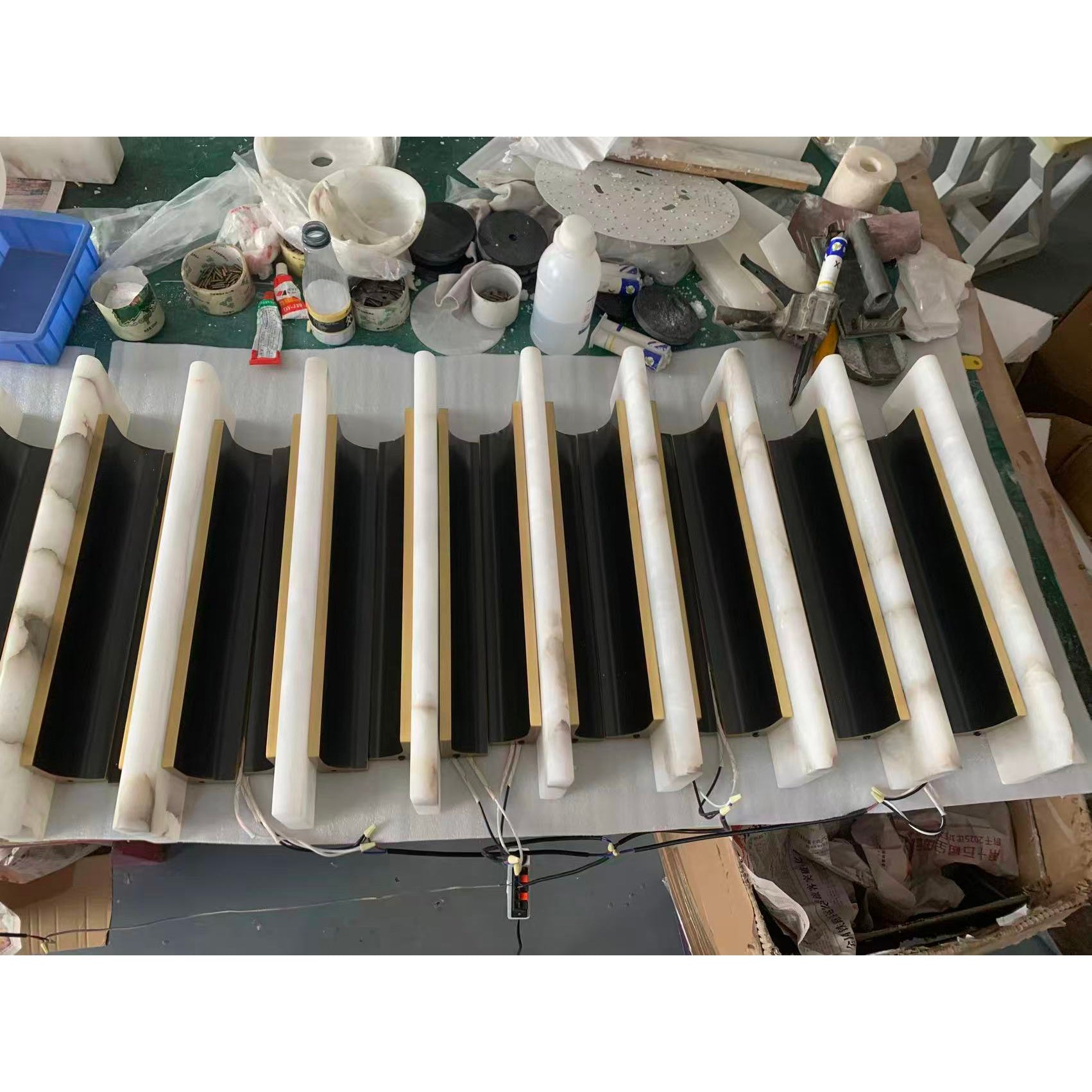 Timide Alabaster Wall Lamp