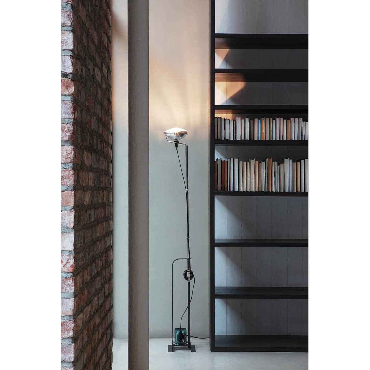 Toio Floor Lamp