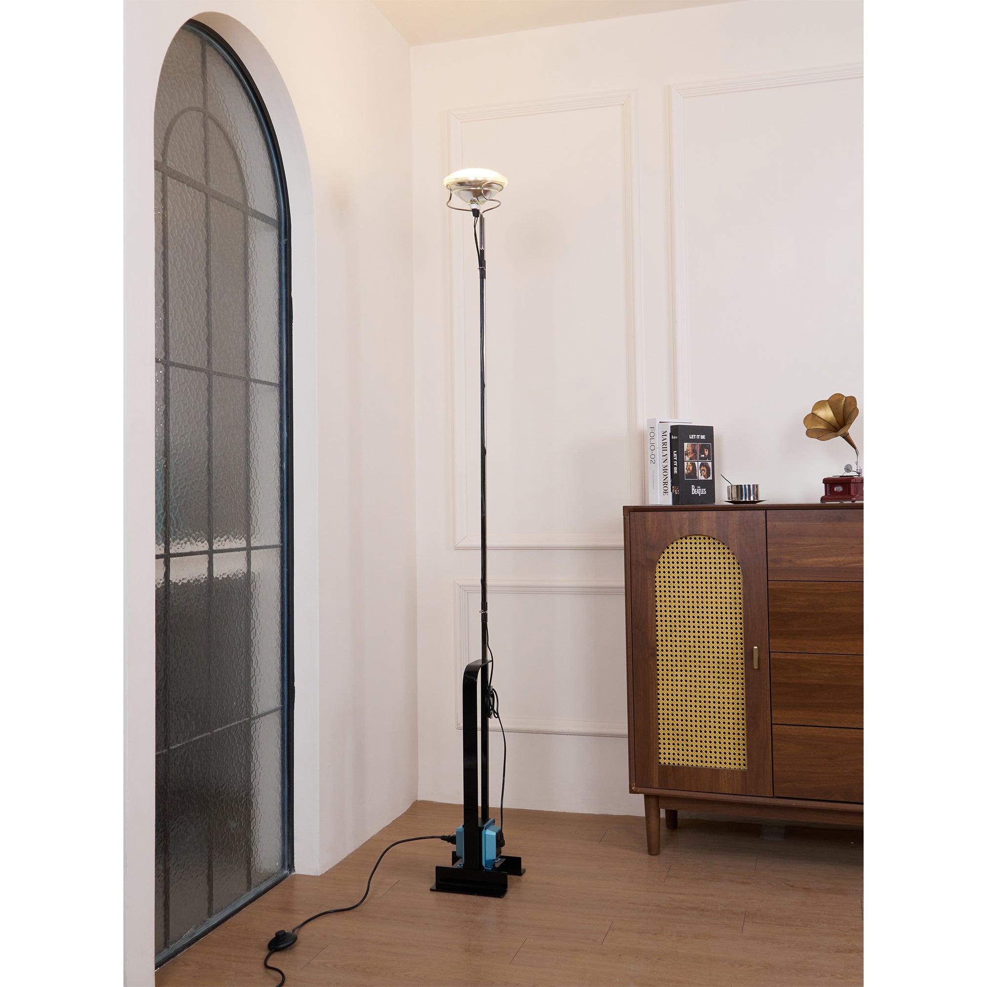 Toio Floor Lamp