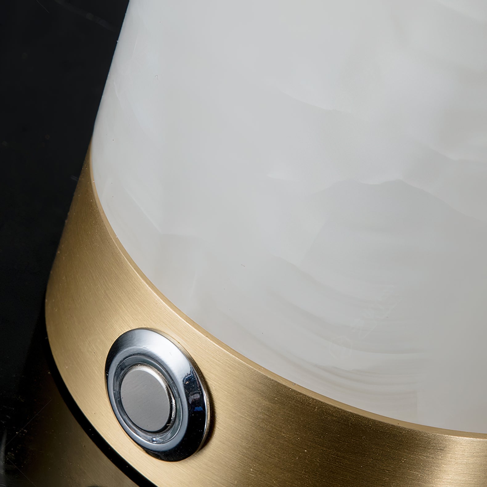 Totem Alabaster Table Lamp (built-in battery)