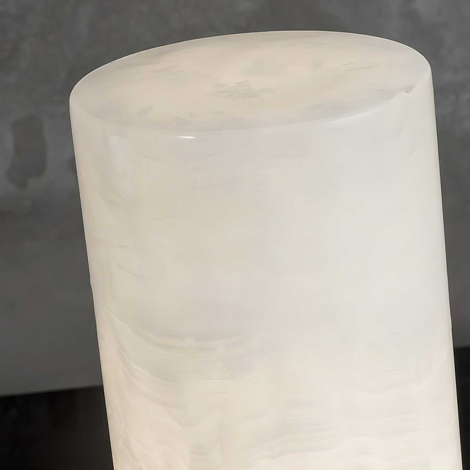 Totem Alabaster Tischlampe