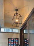 Bild in Galerie-Betrachter laden, Traditional Birdcage Chandelier
