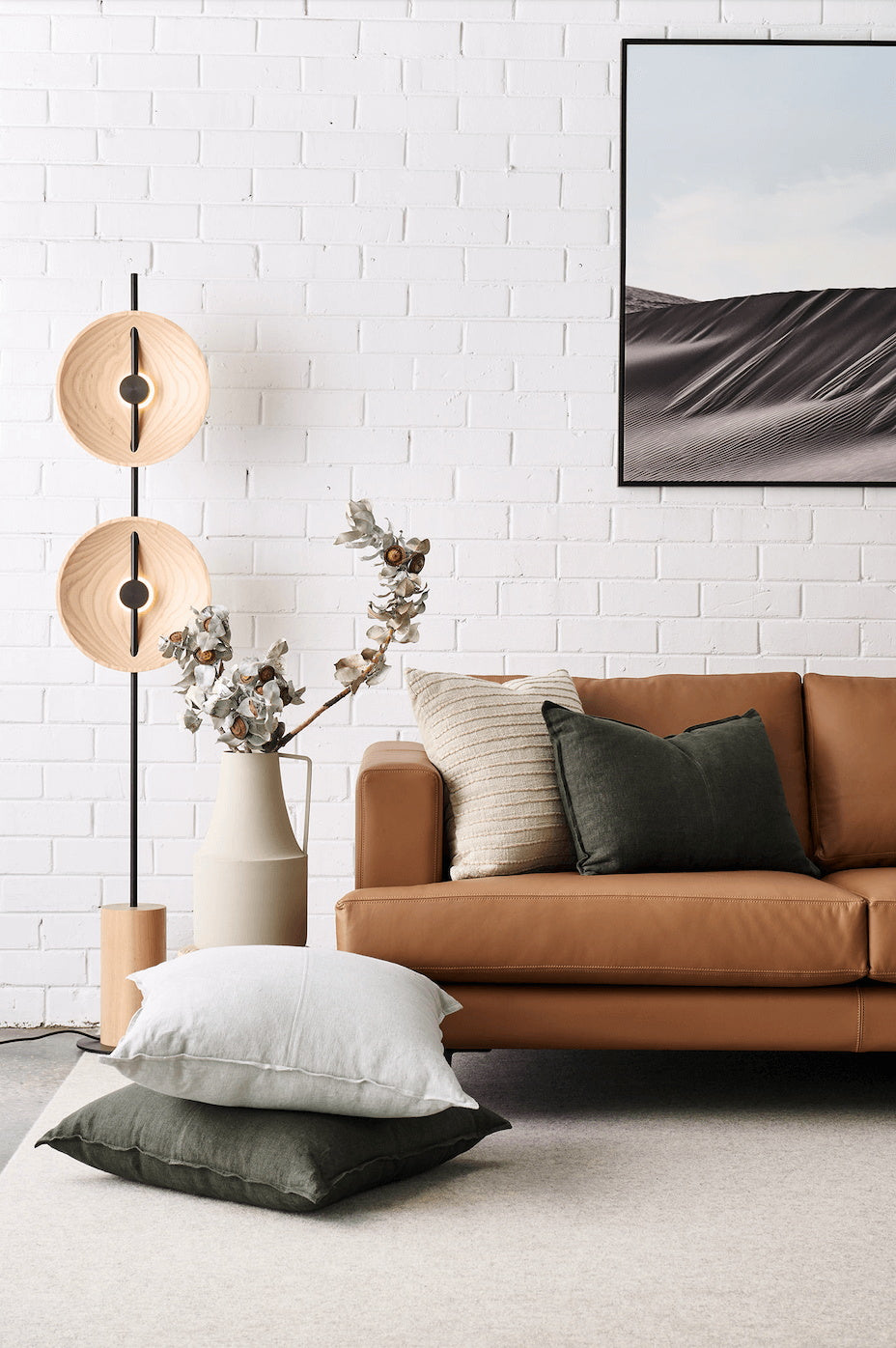 Twin Disc Wood Floor Lamp – detail 2