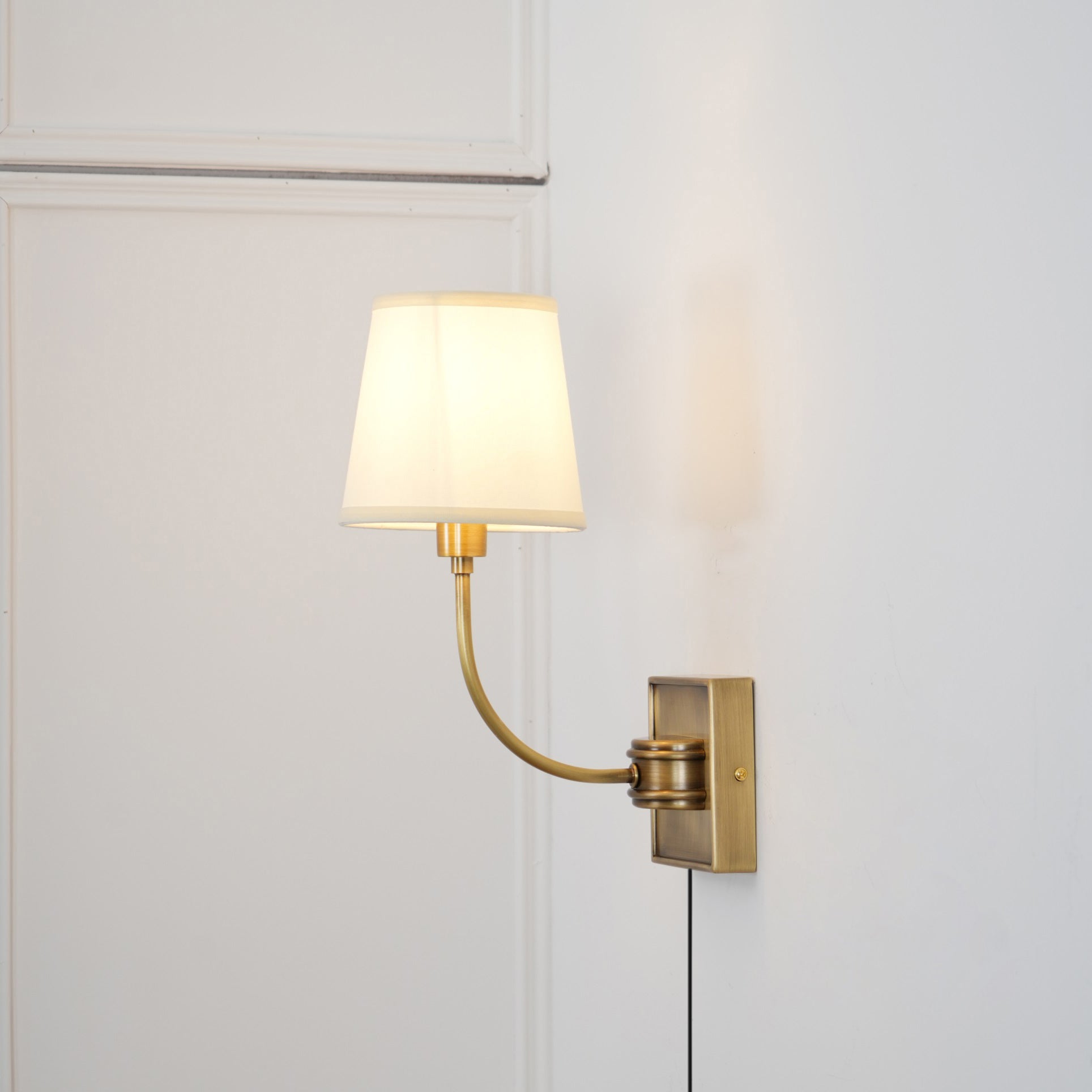 Vendome Plug-in Sconce