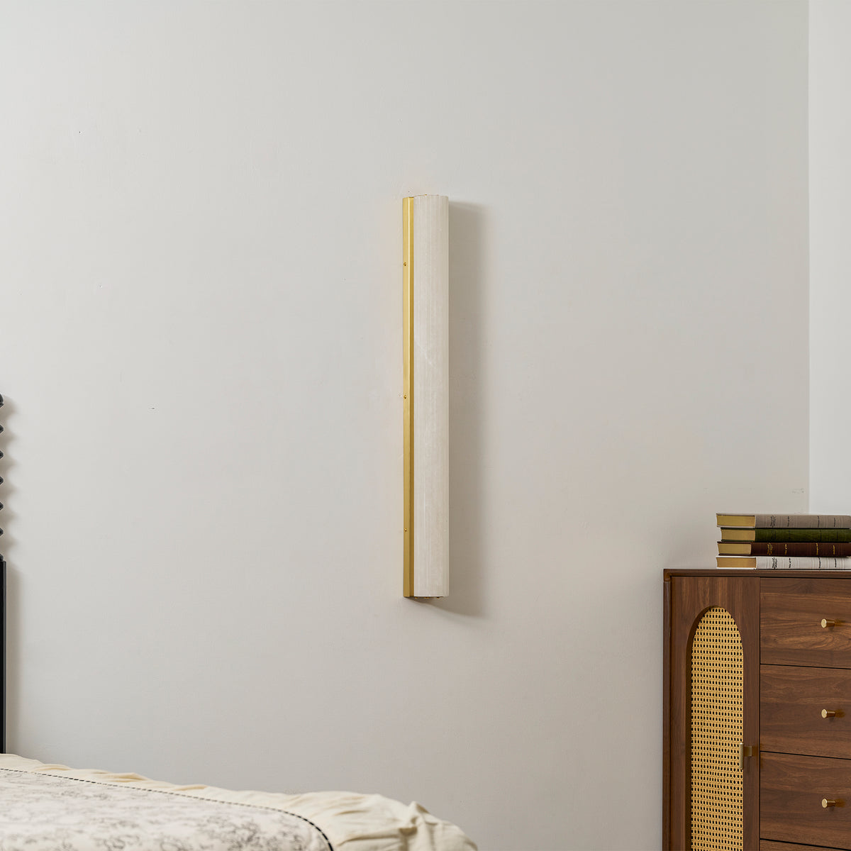 Vertical Alabaster Roller Wandlamp