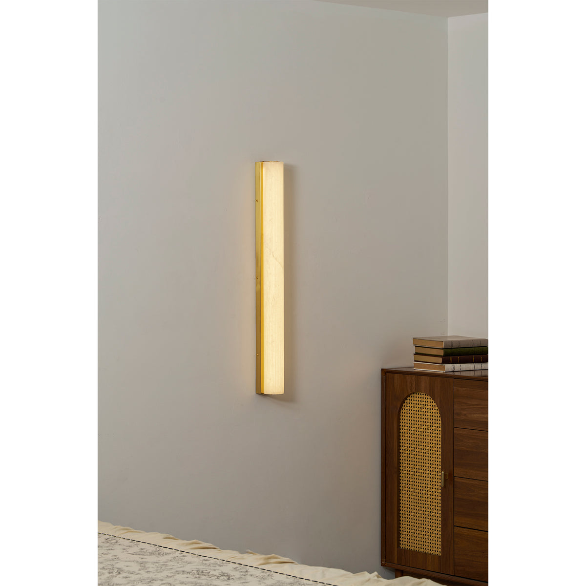 Vertical Alabaster Roller Wandlamp