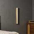 Laad afbeelding in galerij, Vertical Alabaster Roller Wandlamp
