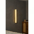 Laad afbeelding in galerij, Vertical Alabaster Roller Wandlamp
