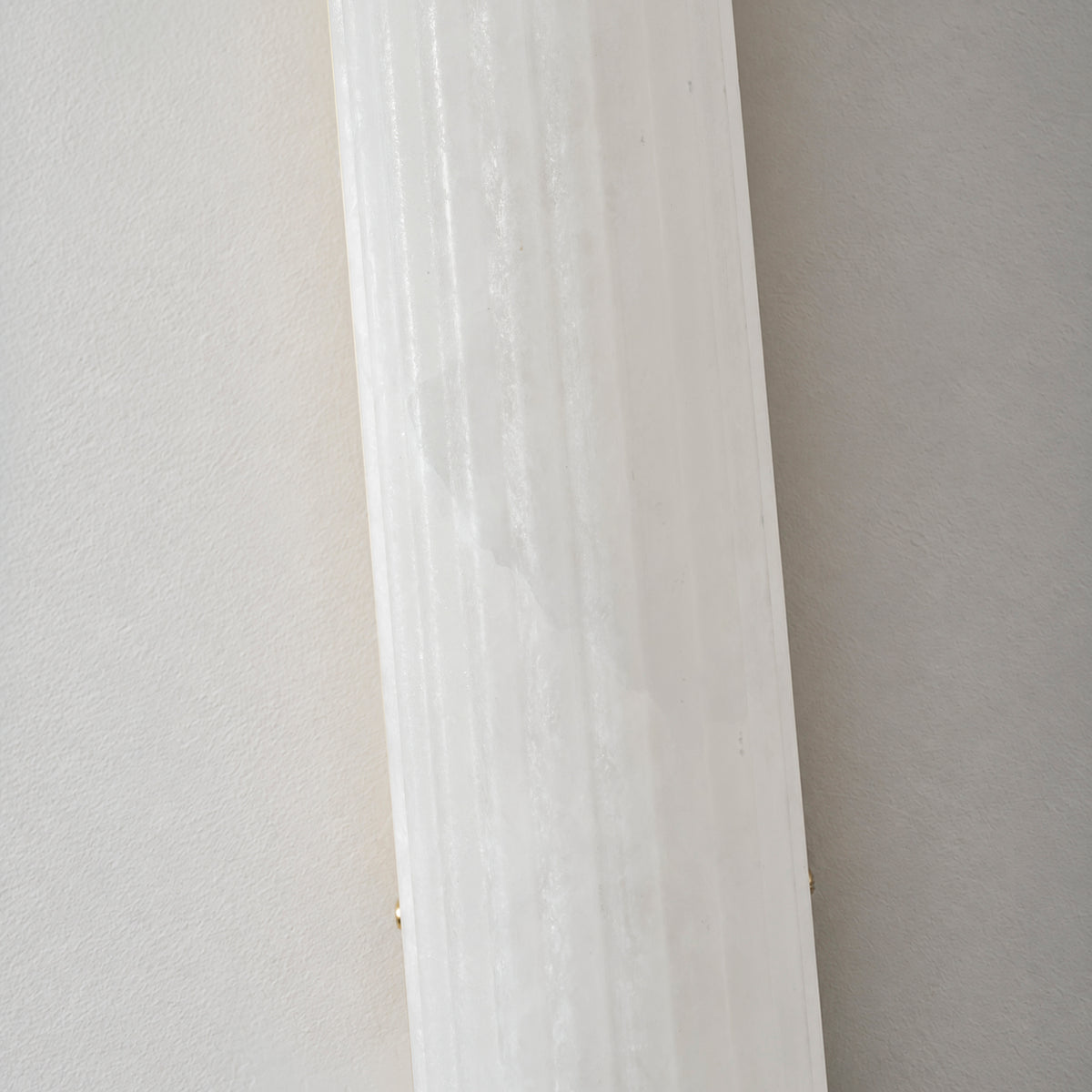 Vertical Alabaster Roller Wandlamp