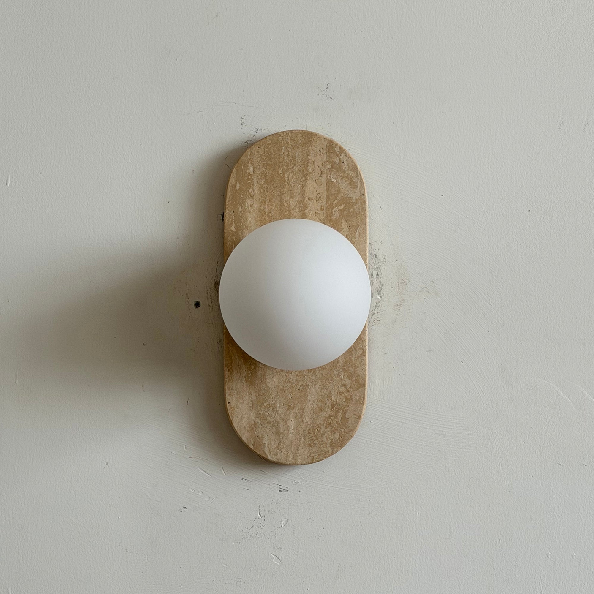 Viola Oval Wall Lamp