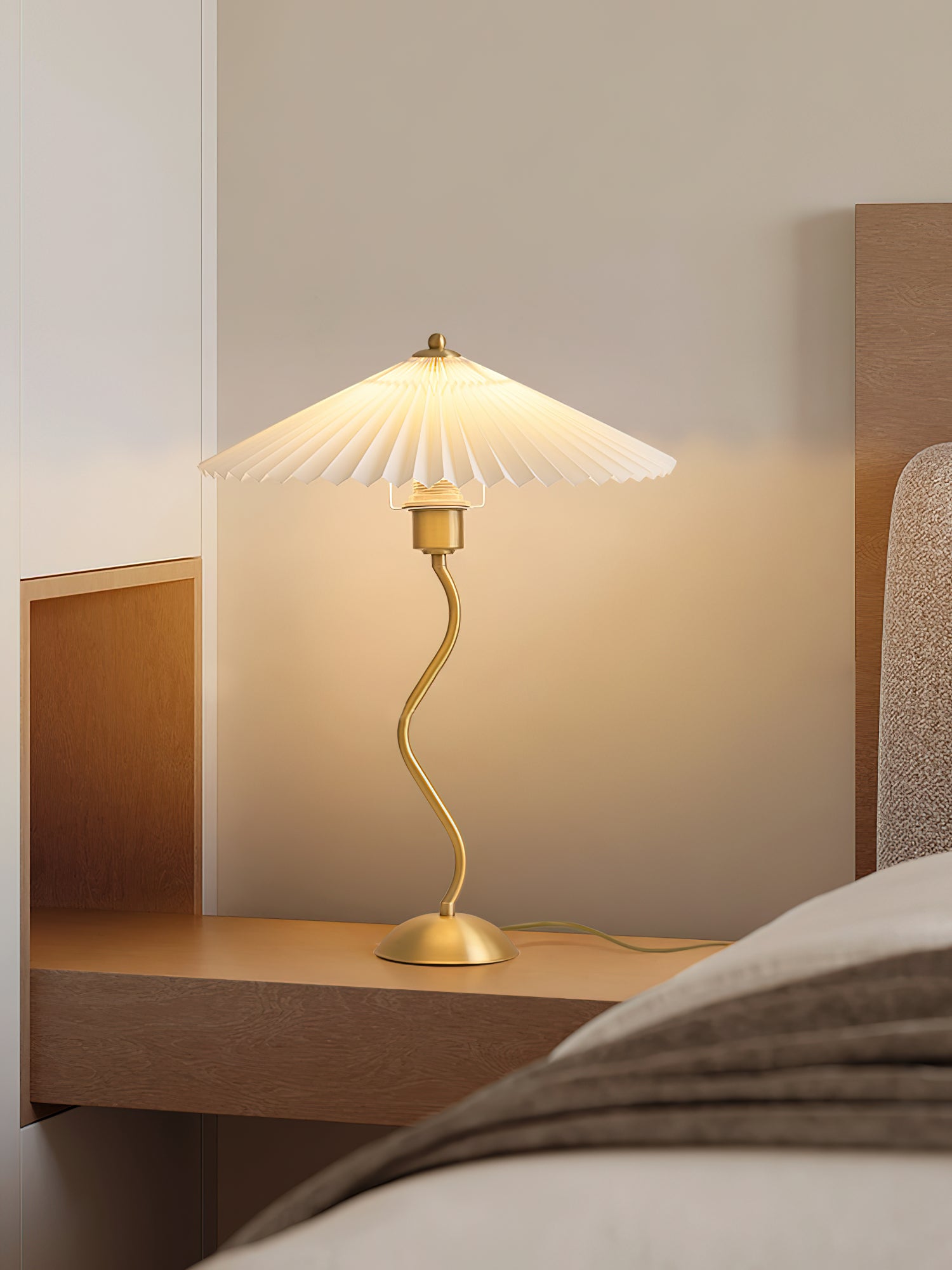 Willow Wavy Table Lamp