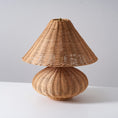 Bild in Galerie-Betrachter laden, Palmetto Table Lamp
