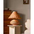 Bild in Galerie-Betrachter laden, Palmetto Table Lamp
