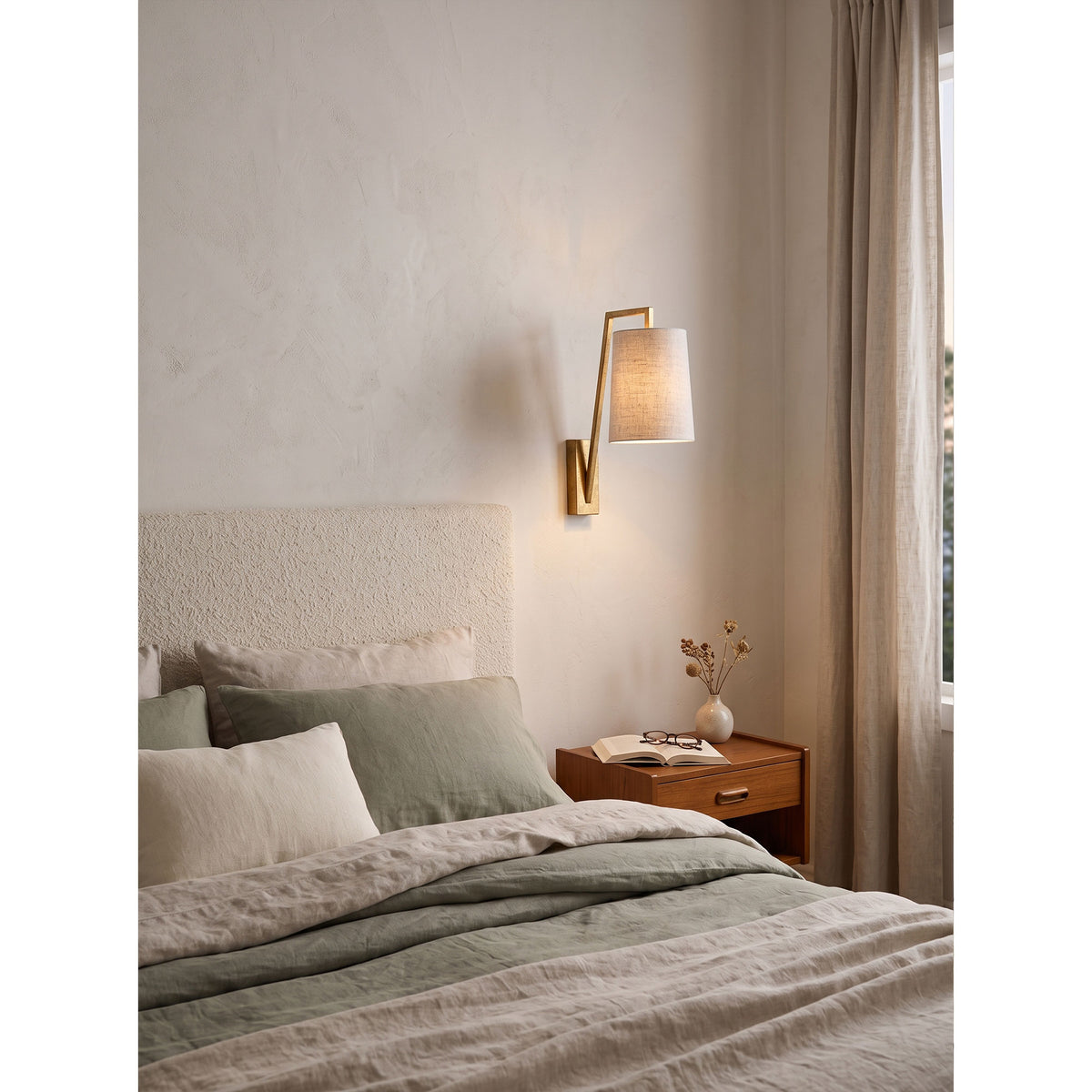 Monty Wall Lamp
