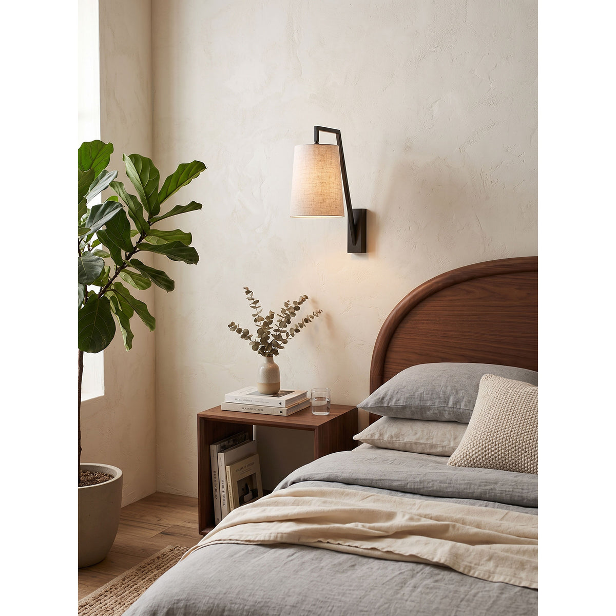 Monty Wall Lamp