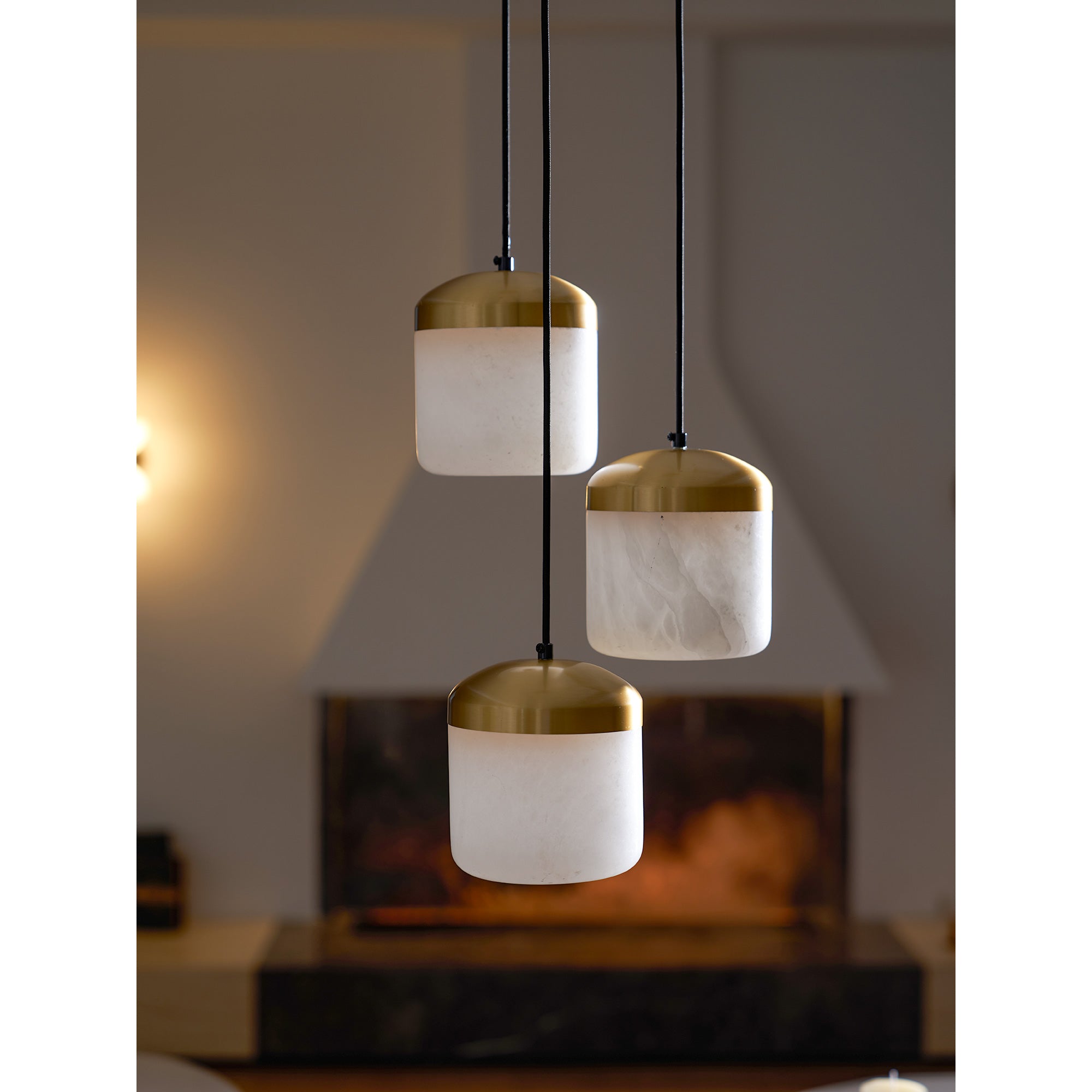 Asta Alabaster Pendant Lamp