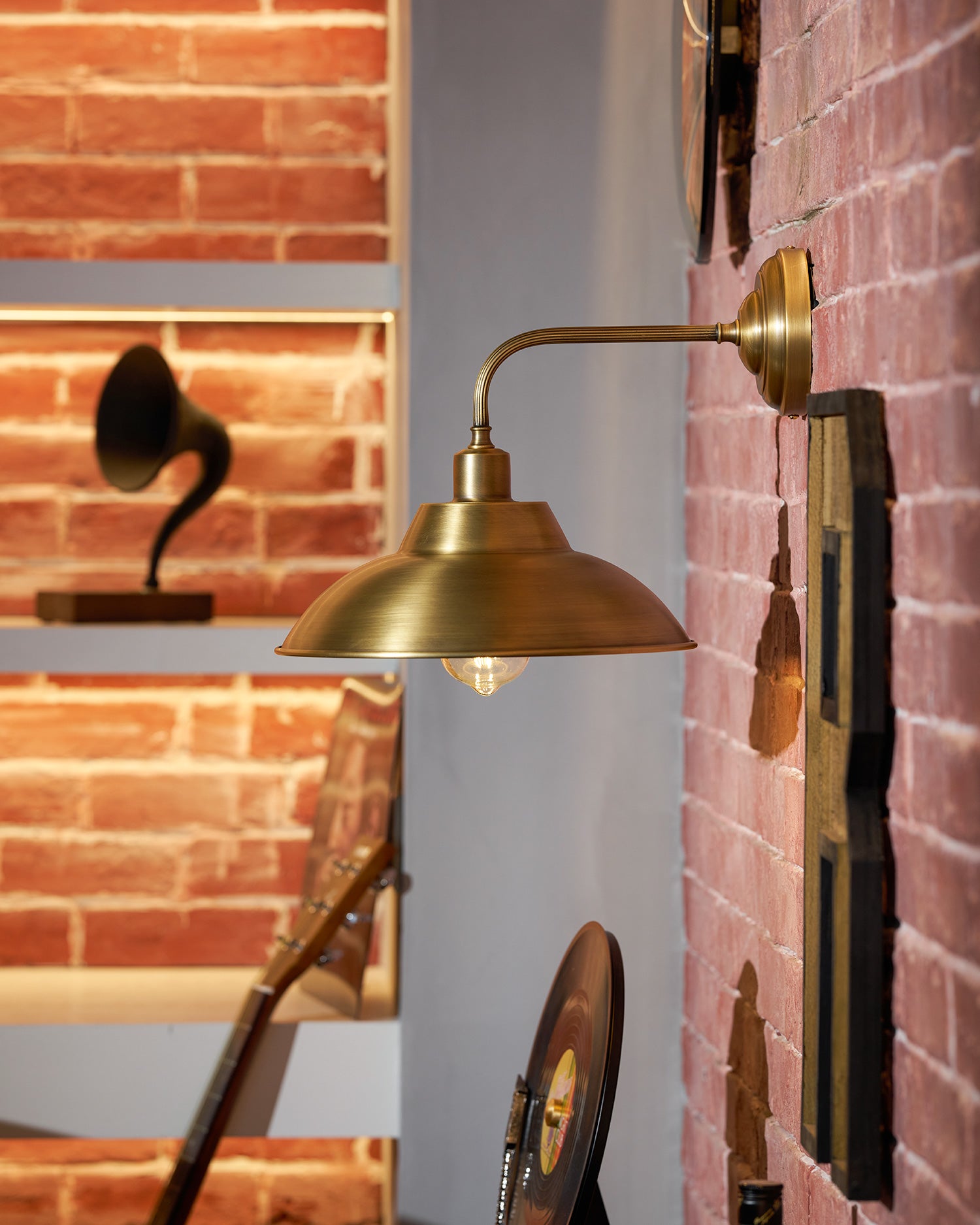 Aldorno Wall Lamp